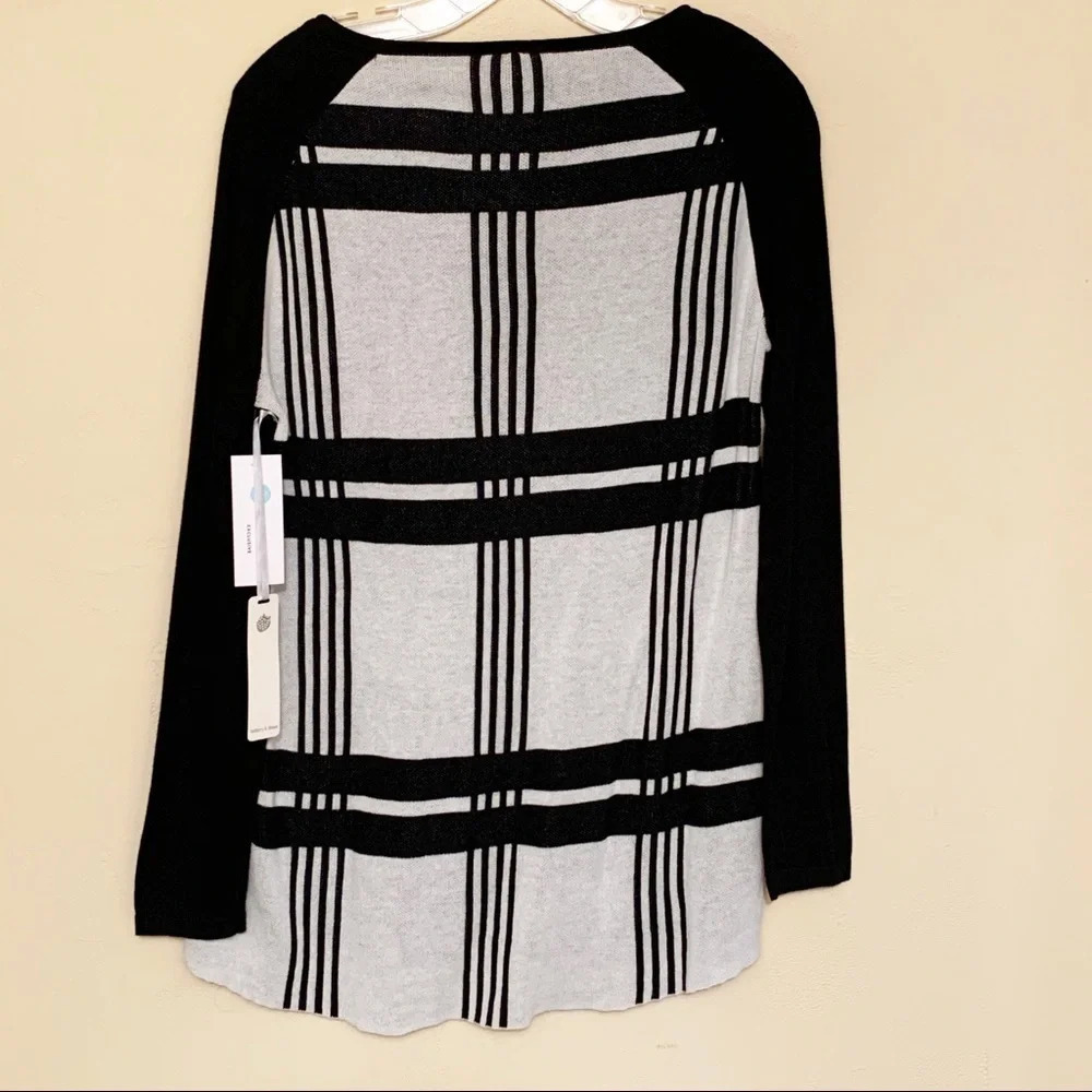 NWT TeeBerry & Weave Black Gray Plaid Back Pullover Sweater Medium Knit - Picture 2 of 5